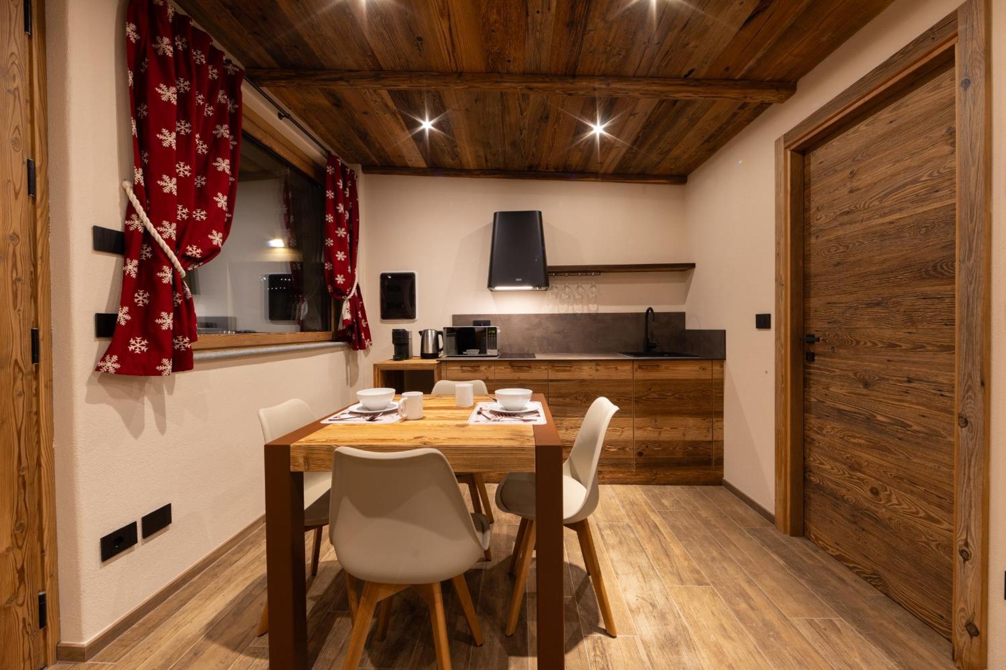 Les Reves Des Montagnards, Appartements De Charme Torgnon Exterior photo